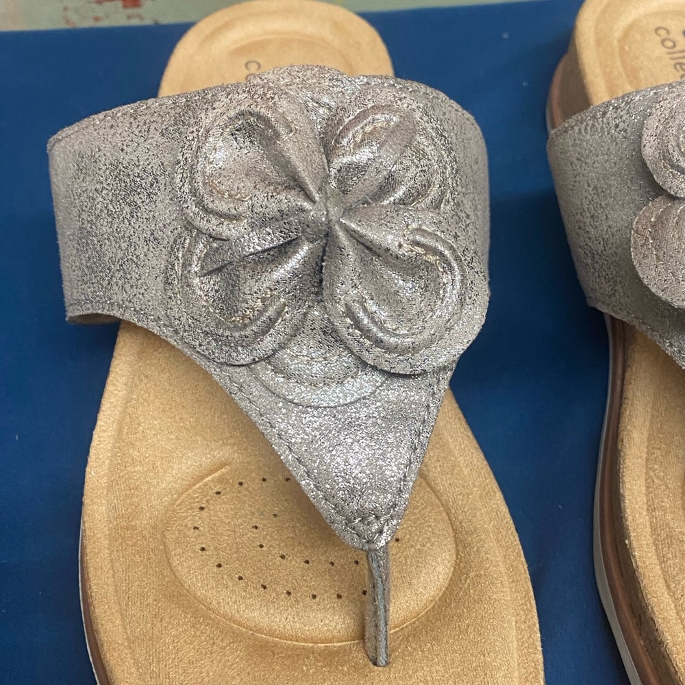 Clarks Women's Brynn Style Flat Sandal with Floral Detail - Picture 4 of 7